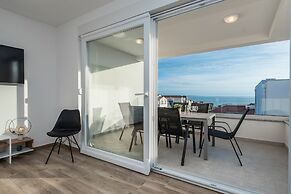 Pool Apartments Banta B