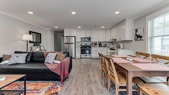 Beautiful 3br/3ba Colonial House by Cozysuites