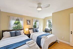 Beautiful 3br/3ba Colonial House by Cozysuites