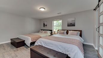 Beautiful 3br/3ba Colonial House by Cozysuites