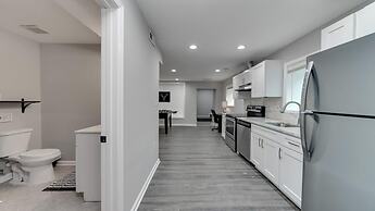 Beautiful 3br/3ba Colonial House by Cozysuites