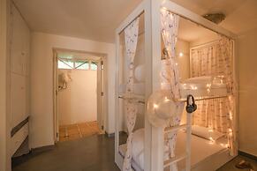 Moustache Goa Luxuria - Hostel