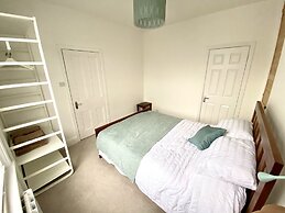 Spacious Two Bed Apartment in Poole