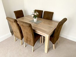 Spacious Two Bed Apartment in Poole