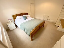 Spacious Two Bed Apartment in Poole