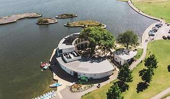 Spacious Two Bed Apartment in Poole