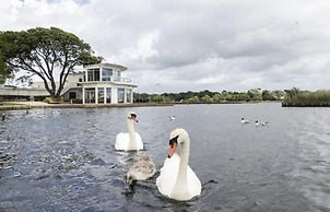 Spacious Two Bed Apartment in Poole