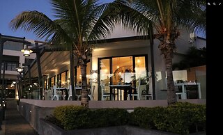 Immaculate Two Beds Luxury Marina Apartment
