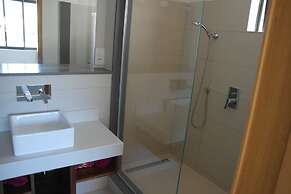 Immaculate Two Beds Luxury Marina Apartment
