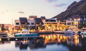 Immaculate Two Beds Luxury Marina Apartment