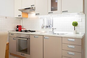 2bdr Apartment With Balcony Near Maksimir