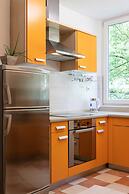 Bright 2bdr Apartment With a Balcony