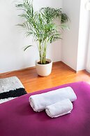 Bright 2bdr Apartment With a Balcony