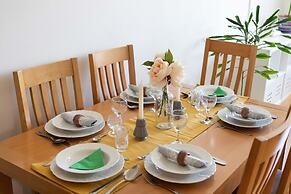 Spacious 2bdr Apartment With a Cute Balcony