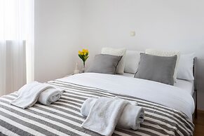 Spacious 2bdr Apartment With a Cute Balcony