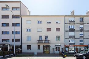 Spacious 2bdr Apartment With a Cute Balcony