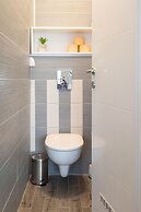 Sunny 2bdr Apartment With a Balcony