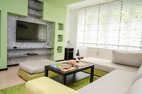Bright 1bdr Apartment in the City Center