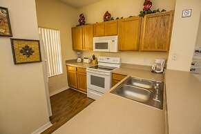 Rolando's Emerald Island Resort Townhouse 3 Bedroom Townhouse by Redaw