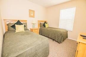 Lynval's Regal Palms Resort Townhome 4 Bedroom Townhouse by Redawning