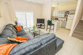 Lynval's Regal Palms Resort Townhome 4 Bedroom Townhouse by Redawning