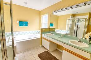 Clifford's Pinewood Estates Vacation Home 4 Bedroom Home by Redawning