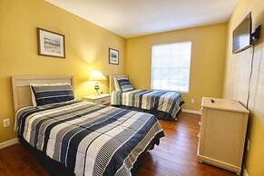 Clifford's Pinewood Estates Vacation Home 4 Bedroom Home by Redawning