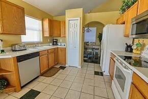 Clifford's Pinewood Estates Vacation Home 4 Bedroom Home by Redawning