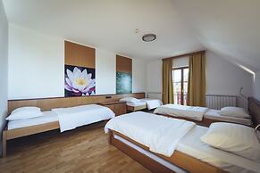 Pohorje Village Wellbeing Resort – Forest Hotel Videc