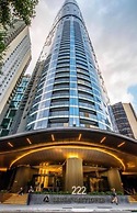 2BR Luxury Skytower -cbd -pool -gym -netflix