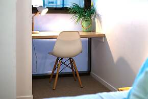 2BR Food Drink Hub Pool 2 Cars Gym Rooftop