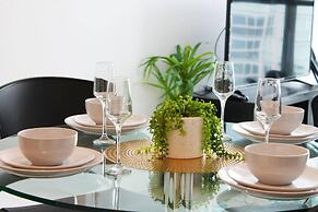 2BR Food Drink Hub Pool 2 Cars Gym Rooftop