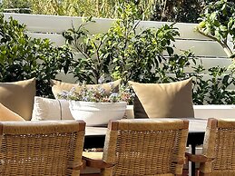 Lora Pearl Luxury Villa By Louis Hotels