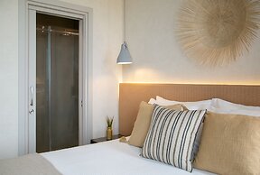 Lora Pearl Luxury Villa By Louis Hotels