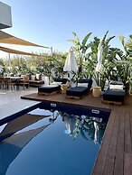 Lora Pearl Luxury Villa By Louis Hotels