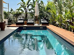 Lora Pearl Luxury Villa By Louis Hotels