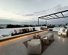 Lora Pearl Luxury Villa By Louis Hotels