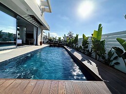 Lora Pearl Luxury Villa By Louis Hotels