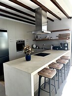 Lora Pearl Luxury Villa By Louis Hotels