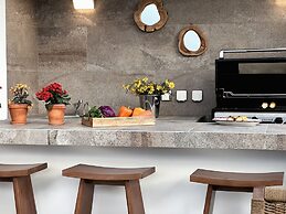 Lora Pearl Luxury Villa By Louis Hotels