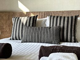 Lora Pearl Luxury Villa By Louis Hotels