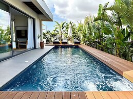 Lora Pearl Luxury Villa By Louis Hotels