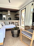 Lora Pearl Luxury Villa By Louis Hotels