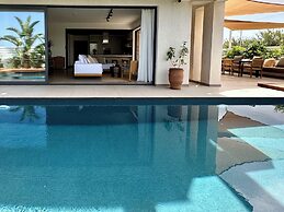 Lora Pearl Luxury Villa By Louis Hotels