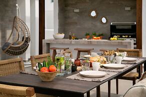 Lora Pearl Luxury Villa By Louis Hotels