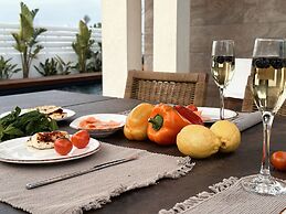 Lora Pearl Luxury Villa By Louis Hotels