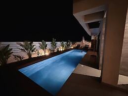 Lora Pearl Luxury Villa By Louis Hotels