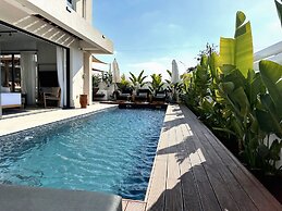 Lora Pearl Luxury Villa By Louis Hotels