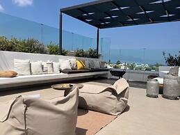 Lora Pearl Luxury Villa By Louis Hotels