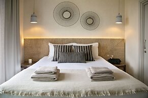 Lora Pearl Luxury Villa By Louis Hotels